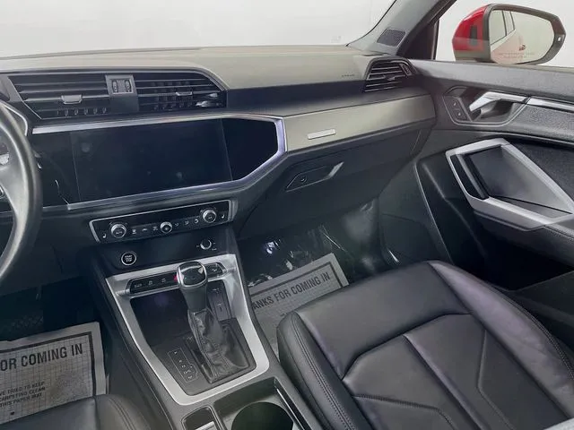 Audi Q3 photo 13