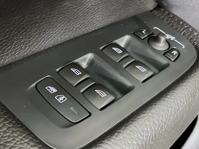 Volvo XC60 photo 28