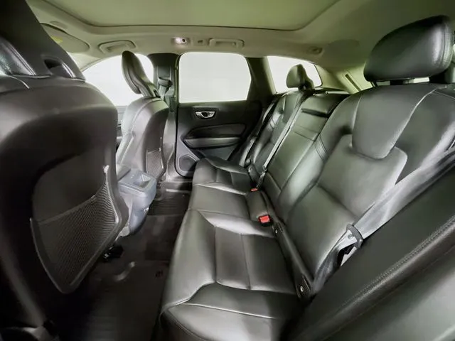Volvo XC60 photo 18