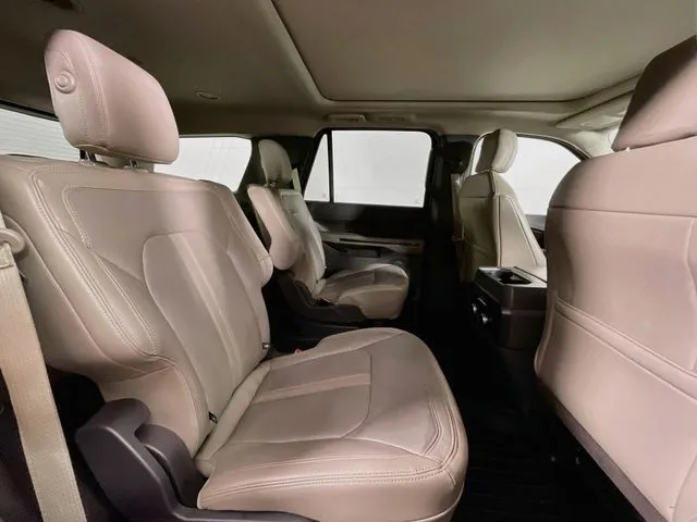 Ford Expedition photo 19