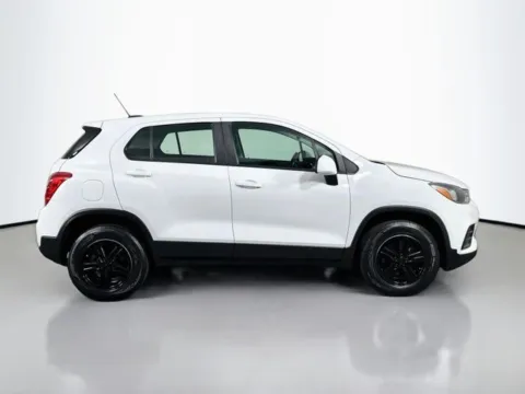 More photos of 2021 Chevrolet Trax LS at Superior Motor Company, MD