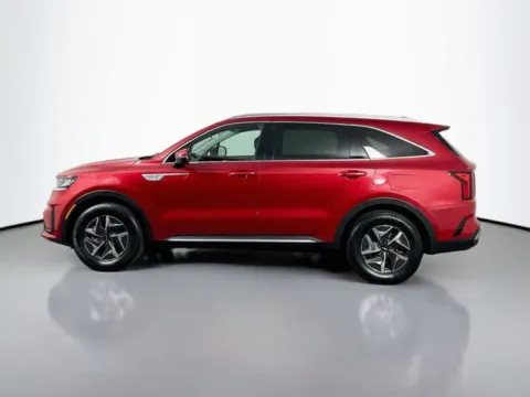 Photos of 2022 Kia Sorento Hybrid S for sale in Bel Air, MD at Superior Motor Company
