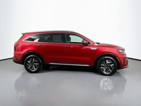 More photos of 2022 Kia Sorento Hybrid S at Superior Motor Company, MD