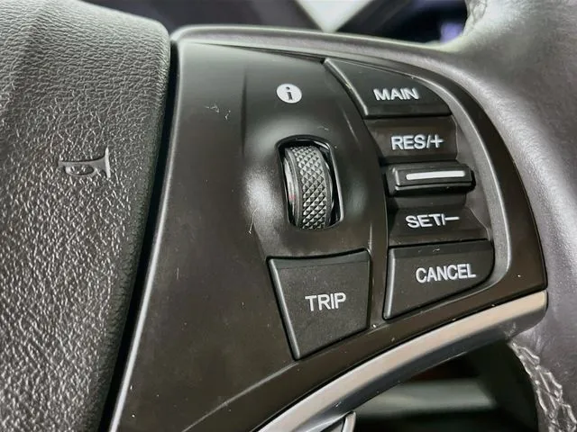 Acura MDX photo 12