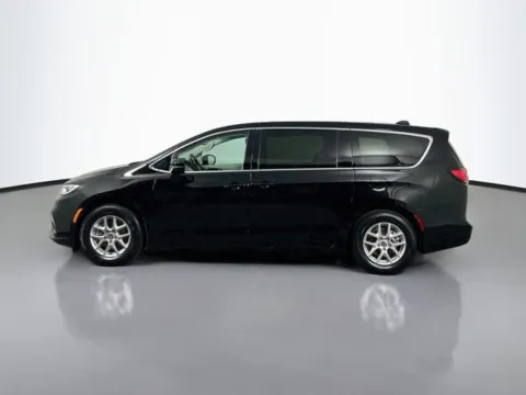 Photos of 2024 Chrysler Pacifica Touring L for sale in Bel Air, MD at Superior Motor Company