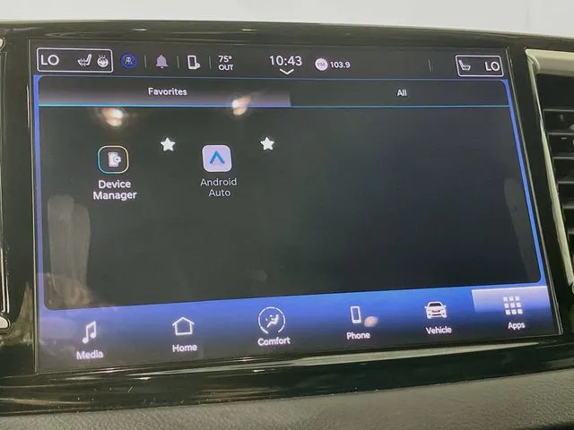 Chrysler Pacifica photo 21