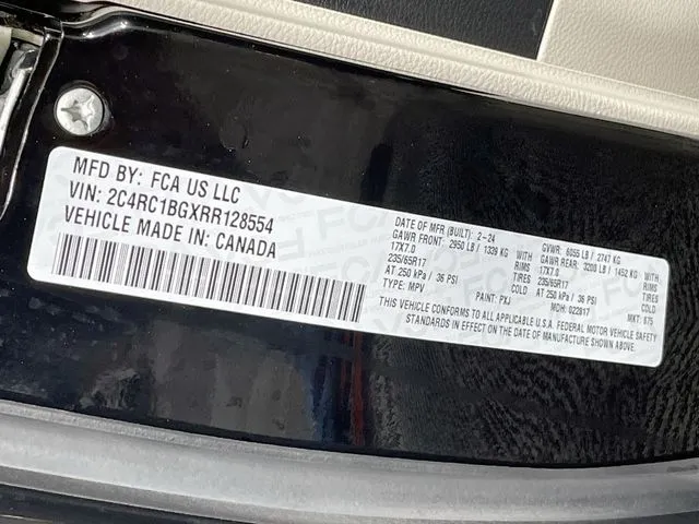 Chrysler Pacifica photo 33