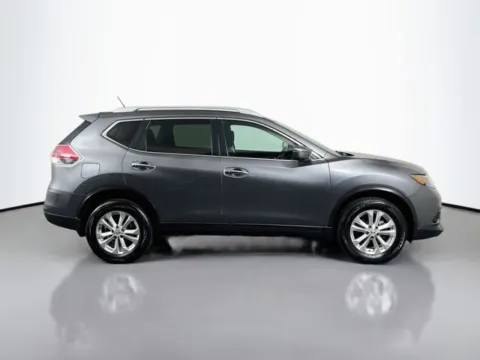 More photos of 2016 Nissan Rogue SV at Superior Motor Company, MD