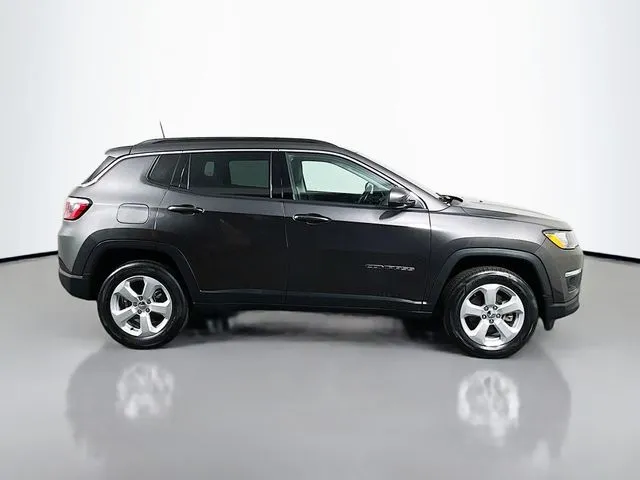 Jeep Compass photo 5