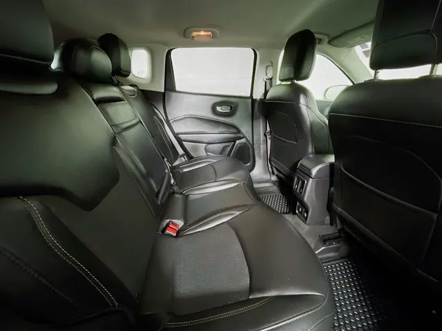 Jeep Compass photo 18