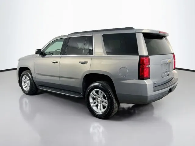 Chevrolet Tahoe photo 3