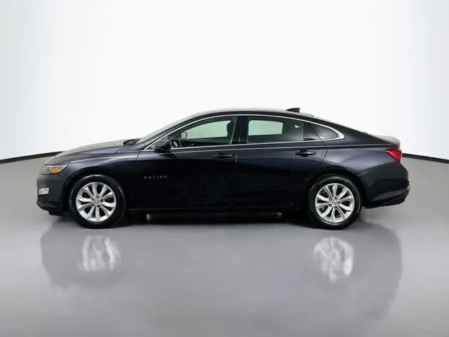 Chevrolet Malibu photo 2