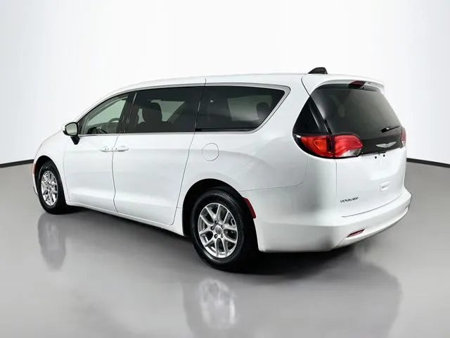 Chrysler Voyager photo 3