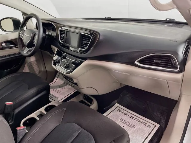 Chrysler Voyager photo 14