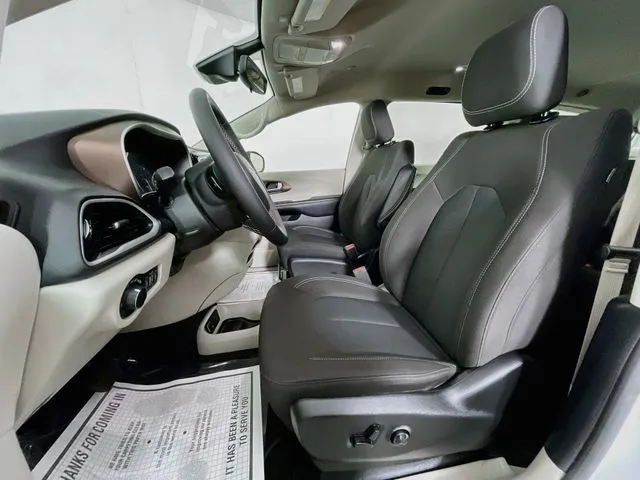 Chrysler Voyager photo 15