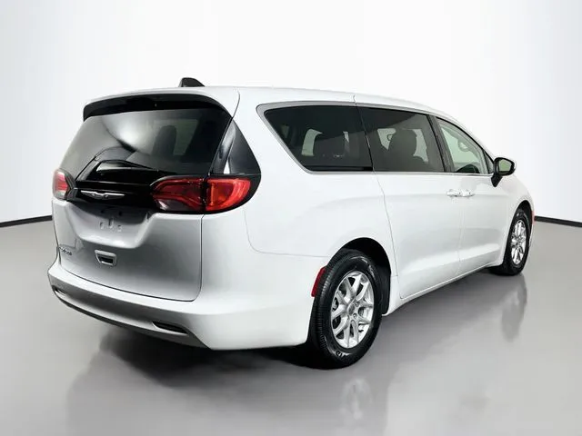 Chrysler Voyager photo 6