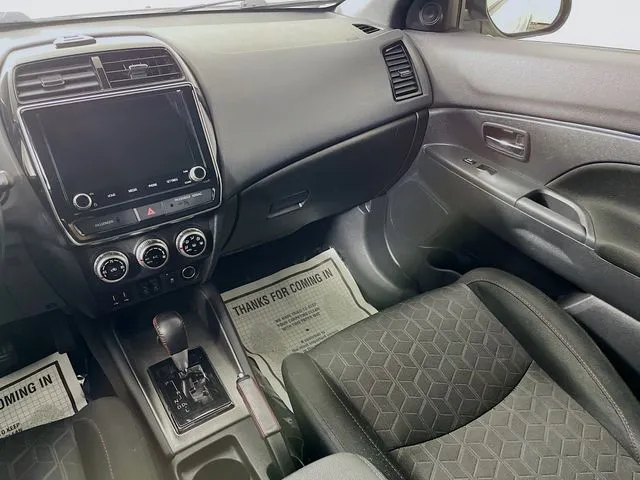 Mitsubishi Outlander Sport photo 13