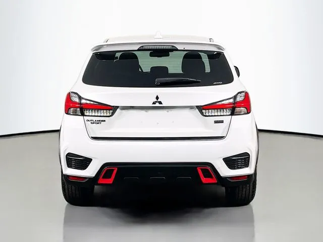 Mitsubishi Outlander Sport photo 8