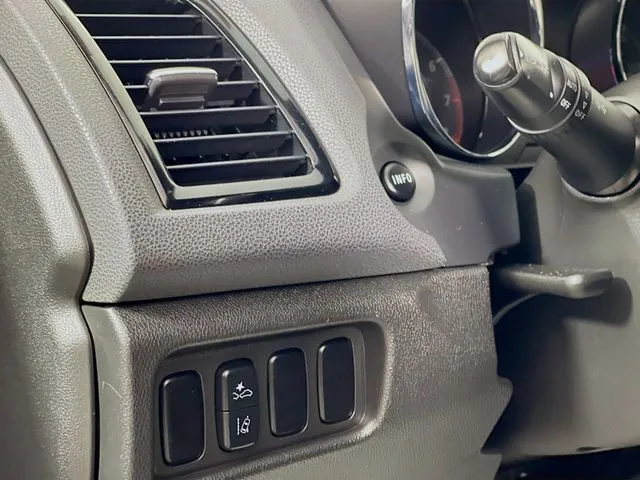 Mitsubishi Outlander Sport photo 26