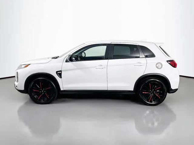 Mitsubishi Outlander Sport photo 2