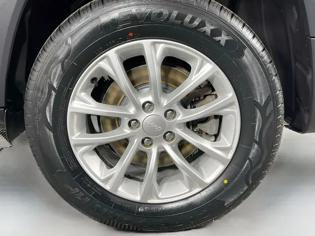 Jeep Cherokee photo 31