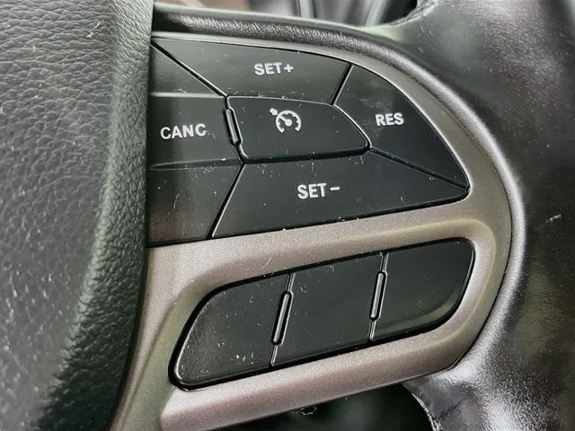 Jeep Cherokee photo 12