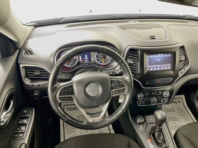 Jeep Cherokee photo 10