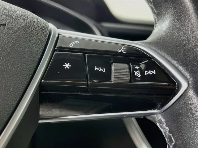 Audi A6 photo 12