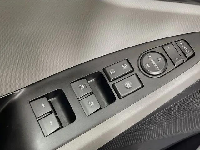 Hyundai Ioniq photo 28