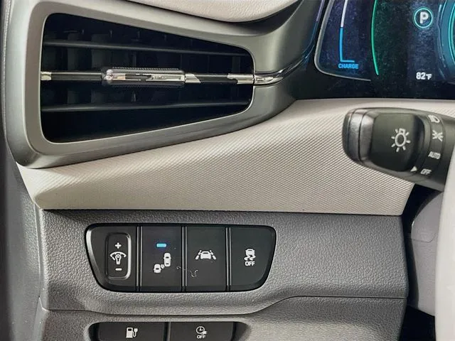 Hyundai Ioniq photo 26