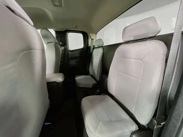 Chevrolet Colorado photo 16