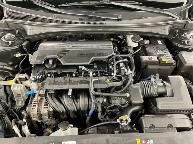 Hyundai Elantra photo 29