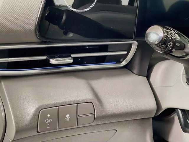 Hyundai Elantra photo 26