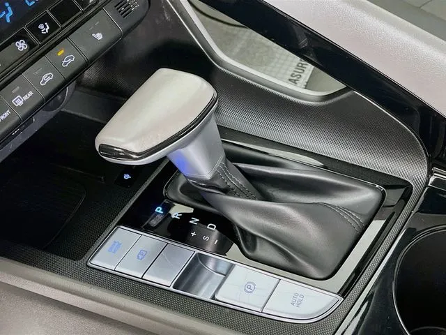 Hyundai Elantra photo 24