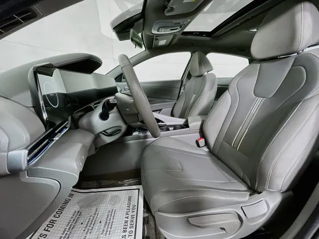 Hyundai Elantra photo 15