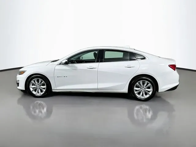 Chevrolet Malibu photo 2