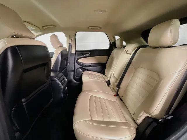 Ford Edge photo 18