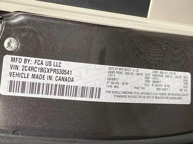 Chrysler Pacifica photo 33