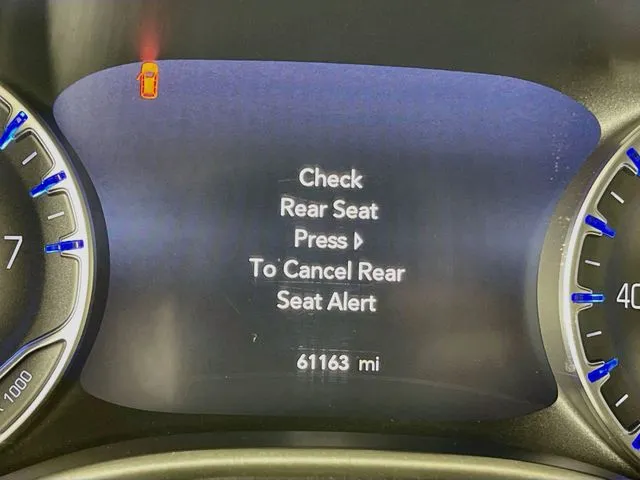 Chrysler Pacifica photo 26