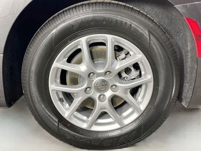 Chrysler Pacifica photo 32