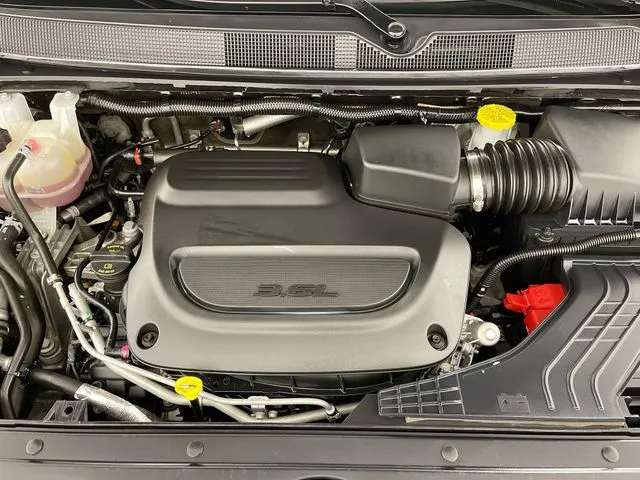Chrysler Pacifica photo 31