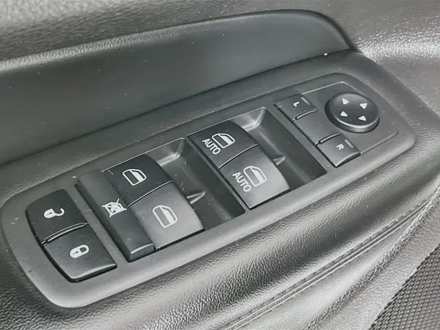 Jeep Grand Cherokee photo 28