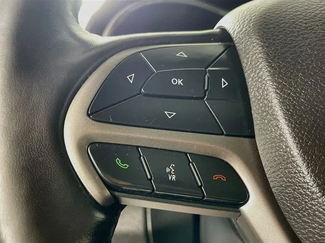 Jeep Grand Cherokee photo 11