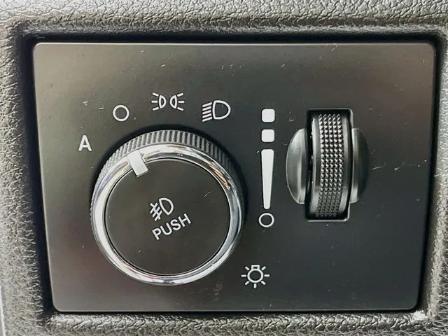 Jeep Grand Cherokee photo 26