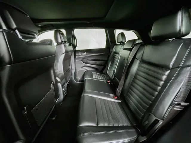 Jeep Grand Cherokee photo 18