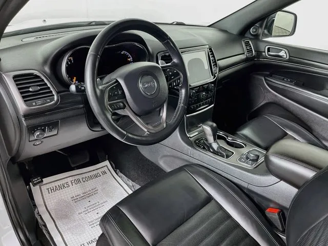 Jeep Grand Cherokee photo 9