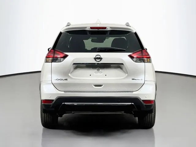 Nissan Rogue photo 8