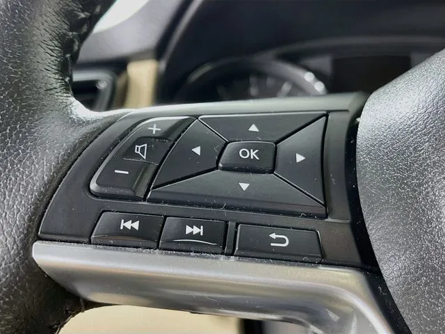 Nissan Rogue photo 11