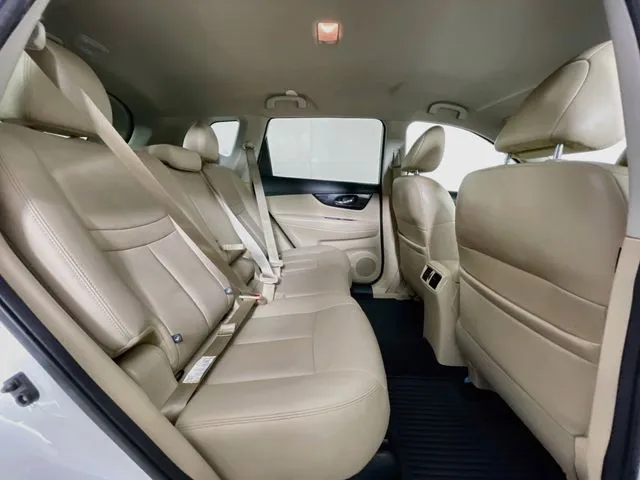 Nissan Rogue photo 19