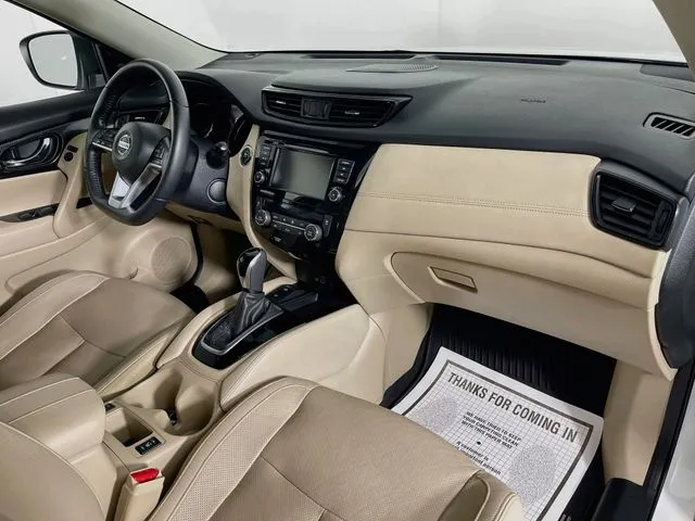 Nissan Rogue photo 14